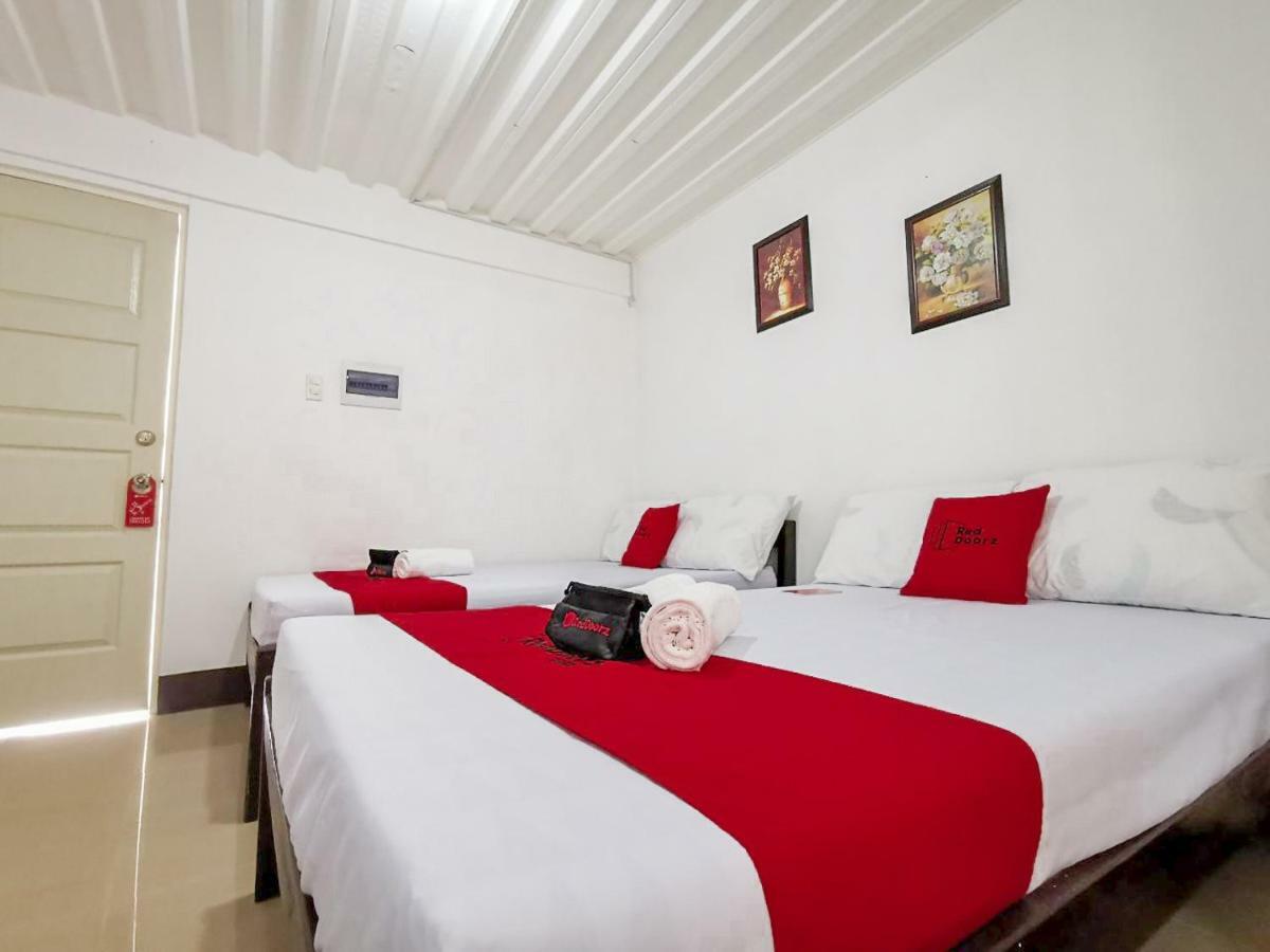 เรดดอร์ซ เนียร์ ดาเวา เมดิคัลสคูล ฟาวเดชั่น Hotel Davao ภายนอก รูปภาพ